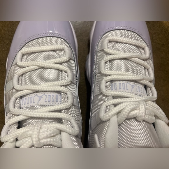 W’s Never worn, NIB, 8.5 Jordan Retro Low 11 White / Pure Violet